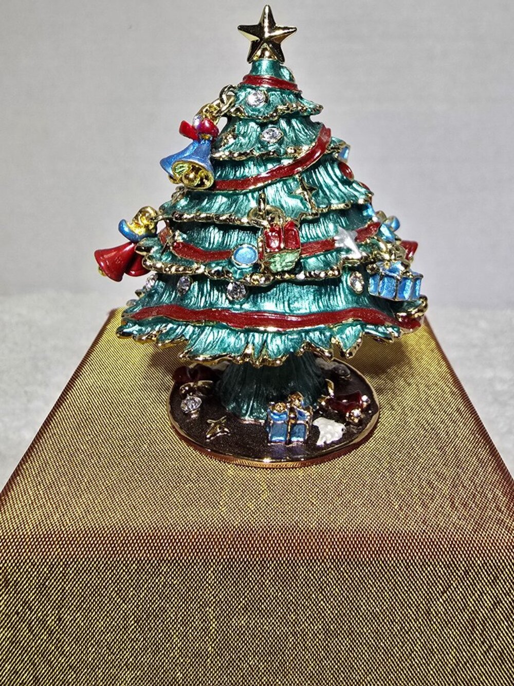 Enameled Trinket Jewelry Box Christmas Tree Crystal Ornaments Magnetic Opening